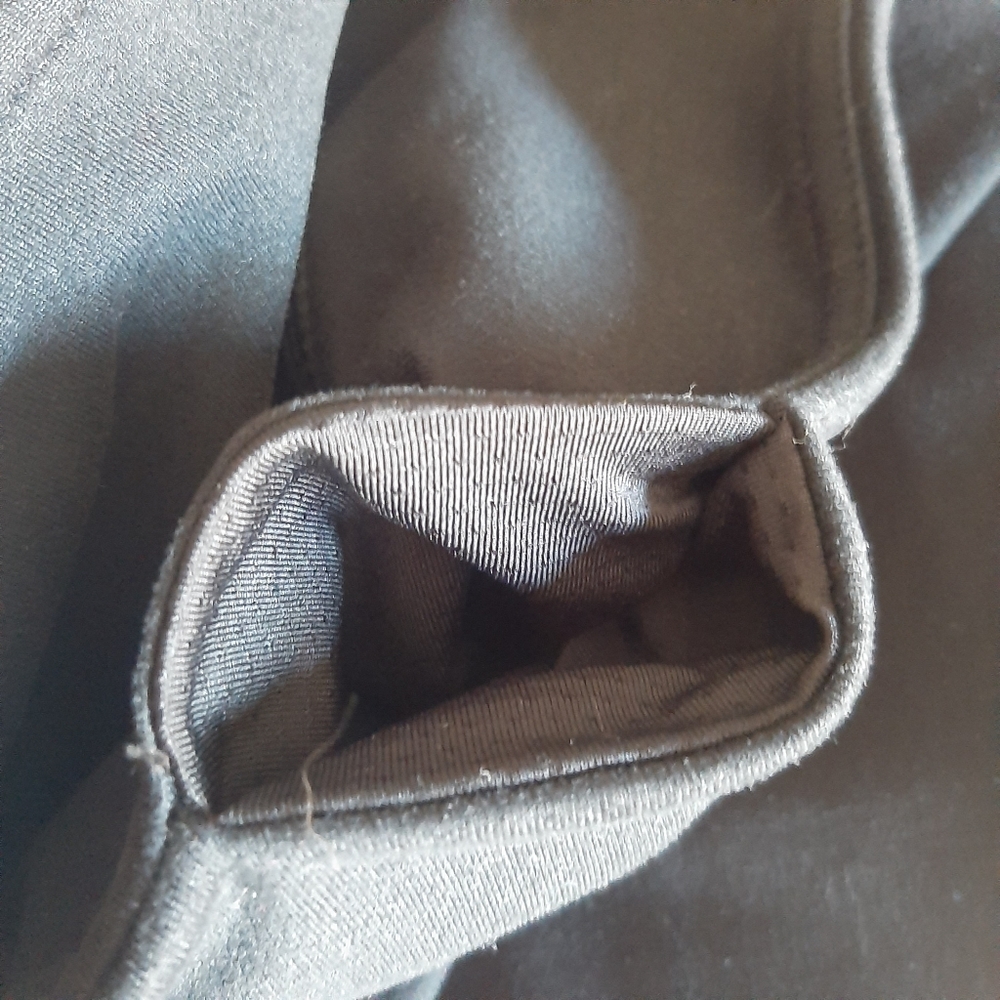 FABLETICS Clover Capri - Picture 6 of 8